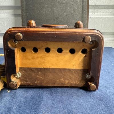 Emerson 110 Mini Tomb Radio