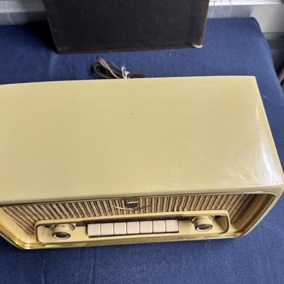 Grundig Model 97 Radio