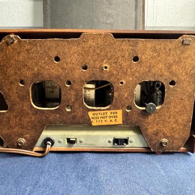 GE Model 521F Radio