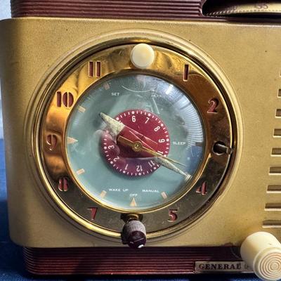 GE Model 521F Radio