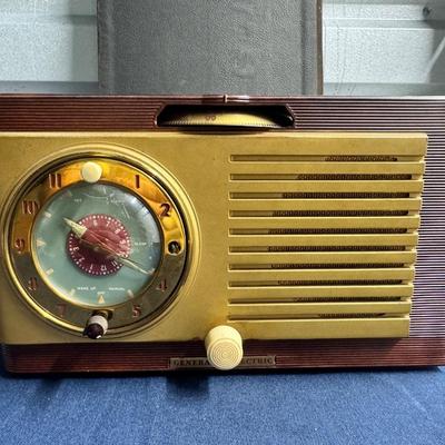 GE Model 521F Radio