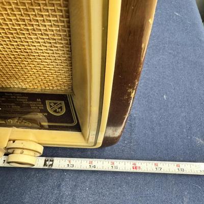 Elektra 57 Tube Radio