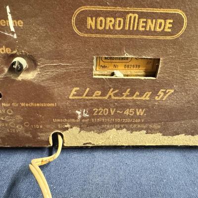 Elektra 57 Tube Radio