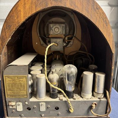 Philco Model 71 Tombstone Radio