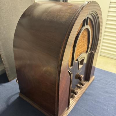Philco Model 71 Tombstone Radio