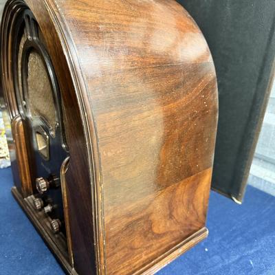 Philco Model 71 Tombstone Radio