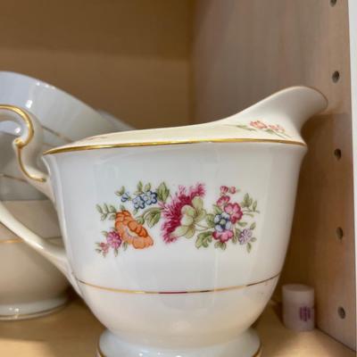 Noritake Colton floral China set for 10