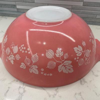 Pink Cinderella Gooseberry Pyrex bowl