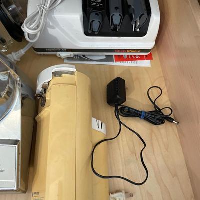 Blender, toaster and knife sharpener