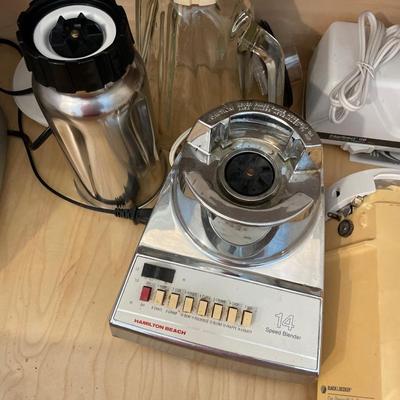 Blender, toaster and knife sharpener