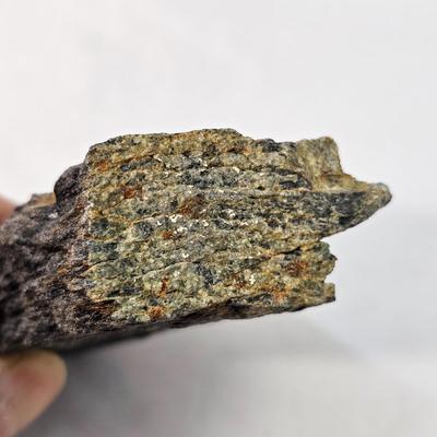 Garnet in Matrix (B1-JS)