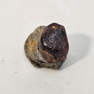 Garnet in Matrix (B1-JS)