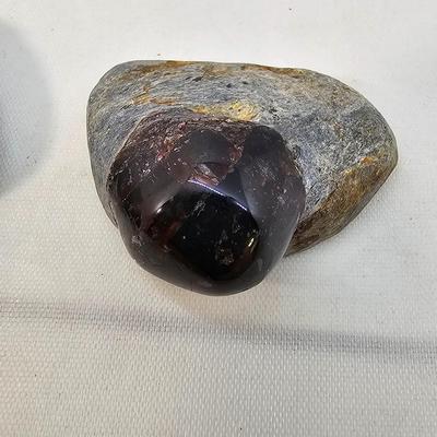 Garnet in Matrix (B1-JS)