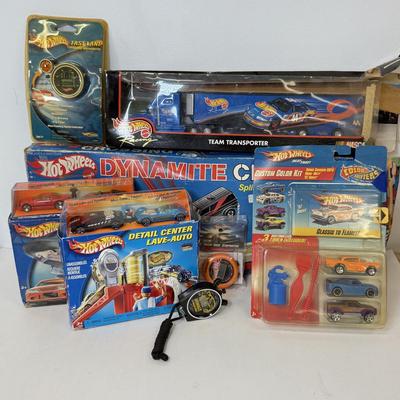 LOT 105: Big Hot Wheels Collection: Packaged Sets, Dewalt Stopwatch & More