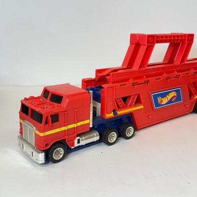 LOT 106: Mattel Hot Wheels Car Carrying Trucks
