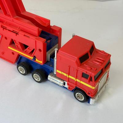 LOT 106: Mattel Hot Wheels Car Carrying Trucks