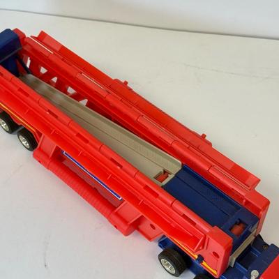 LOT 106: Mattel Hot Wheels Car Carrying Trucks