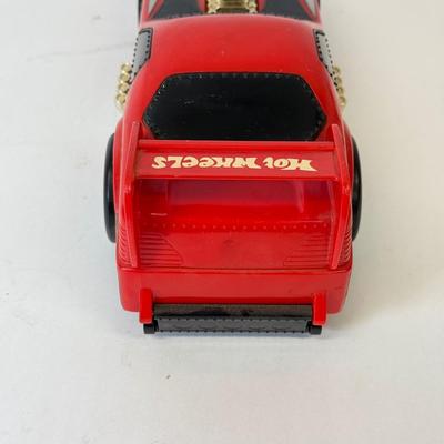 LOT 109: Hot Wheels: Highway 35 World Race Carrying Case, Airplane w/ Storage & Racecar Case w/ Cars