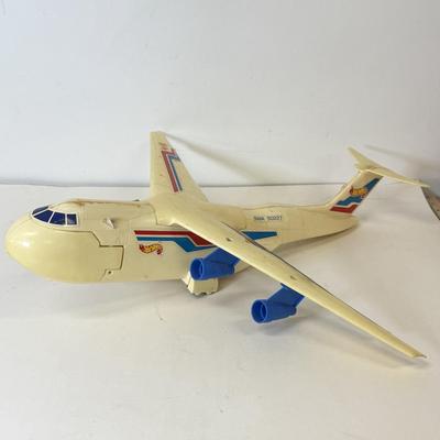 LOT 109: Hot Wheels: Highway 35 World Race Carrying Case, Airplane w/ Storage & Racecar Case w/ Cars