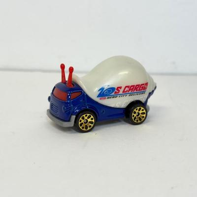LOT 111: Matchbox Firetruck 72 Car Carrying Toy Case w/ Plenty of Cars