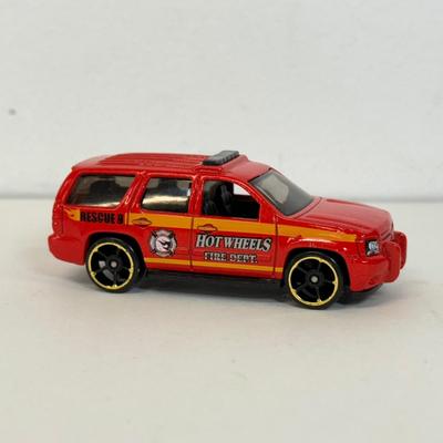 LOT 111: Matchbox Firetruck 72 Car Carrying Toy Case w/ Plenty of Cars
