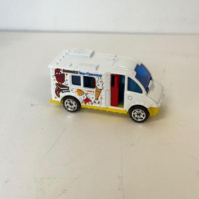 LOT 113: Tara Matchbox 30 Car Carrying Cases w/ Cars