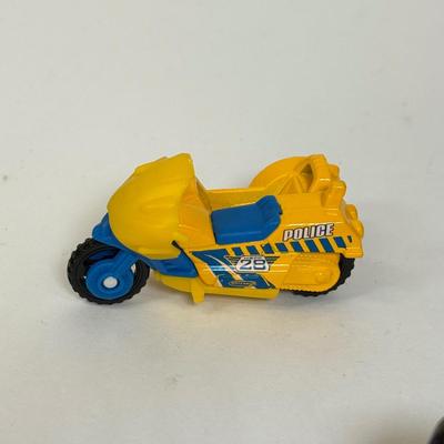 LOT 113: Tara Matchbox 30 Car Carrying Cases w/ Cars