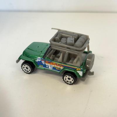 LOT 113: Tara Matchbox 30 Car Carrying Cases w/ Cars