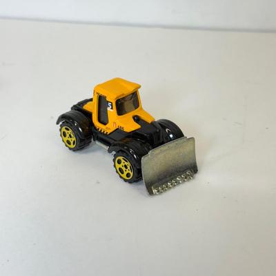 LOT 114: Tara Matchbox 30 Car Carrying Cases w/ Cars