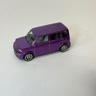 LOT 114: Tara Matchbox 30 Car Carrying Cases w/ Cars
