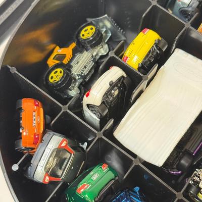 LOT 114: Tara Matchbox 30 Car Carrying Cases w/ Cars