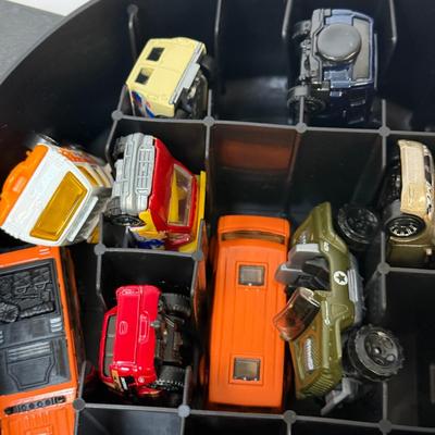 LOT 115: Tara Matchbox 30 Car Carrying Cases w/ Cars