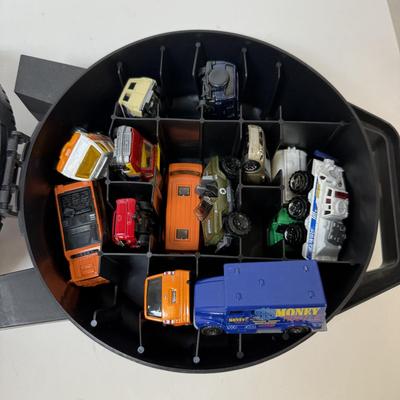 LOT 115: Tara Matchbox 30 Car Carrying Cases w/ Cars