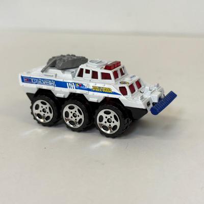 LOT 115: Tara Matchbox 30 Car Carrying Cases w/ Cars