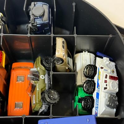 LOT 115: Tara Matchbox 30 Car Carrying Cases w/ Cars