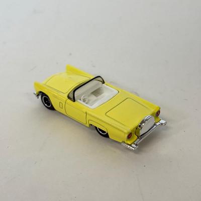 LOT 115: Tara Matchbox 30 Car Carrying Cases w/ Cars