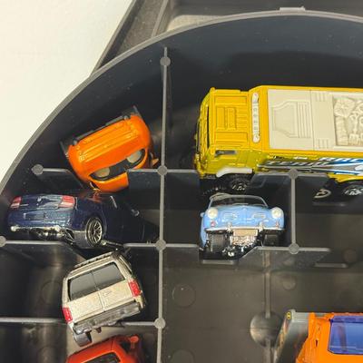LOT 116: Tara Matchbox 30 Car Carrying Cases w/ Cars