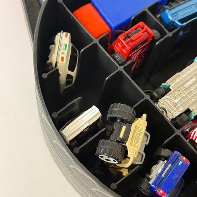 LOT 116: Tara Matchbox 30 Car Carrying Cases w/ Cars