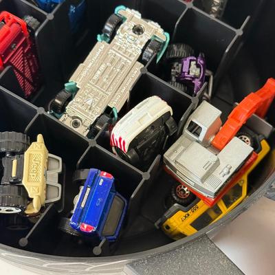 LOT 116: Tara Matchbox 30 Car Carrying Cases w/ Cars