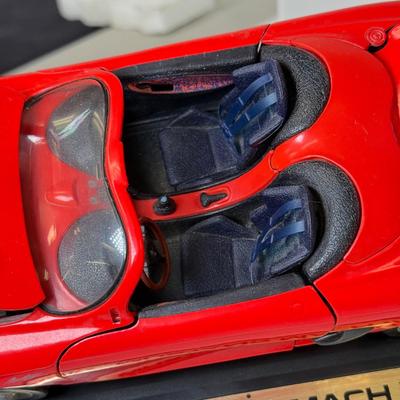 LOT 118: 1:27 Scale Model Vehicles: 3 in Box