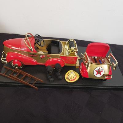 LOT 143: Texaco Collectible Pedal Cars, Ford Model T Cars & More