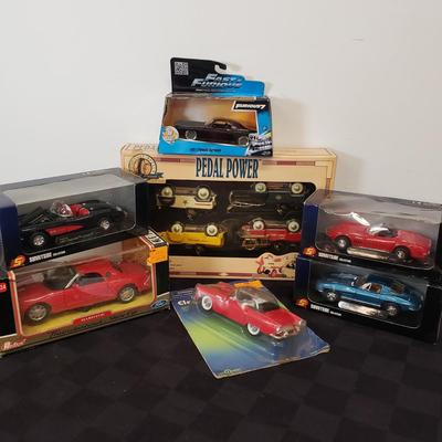 LOT 148: Classic Car Collection- New in Package- Corvette, Thunderbird & More
