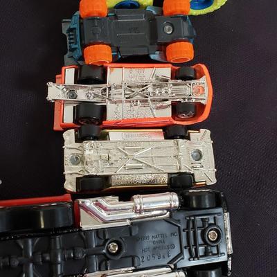 LOT 156: Assorted Matchbox, Hot Wheels & Other Cars & Trucks