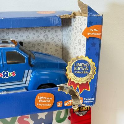 LOT 202: Toys R Us Trucks & Matchbox: Spongebob & Go Diego Go