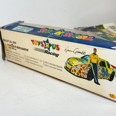 LOT 202: Toys R Us Trucks & Matchbox: Spongebob & Go Diego Go