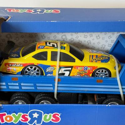 LOT 202: Toys R Us Trucks & Matchbox: Spongebob & Go Diego Go
