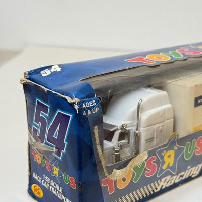 LOT 202: Toys R Us Trucks & Matchbox: Spongebob & Go Diego Go