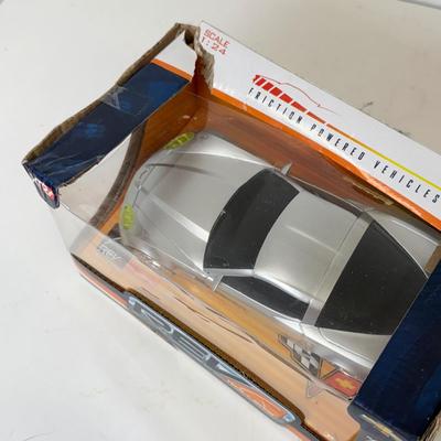 LOT 203: iCar Cadillac Escalade, Ertl American Muscle 1971 Cuba & More