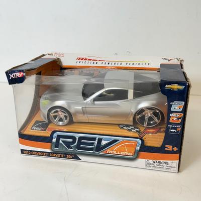 LOT 203: iCar Cadillac Escalade, Ertl American Muscle 1971 Cuba & More