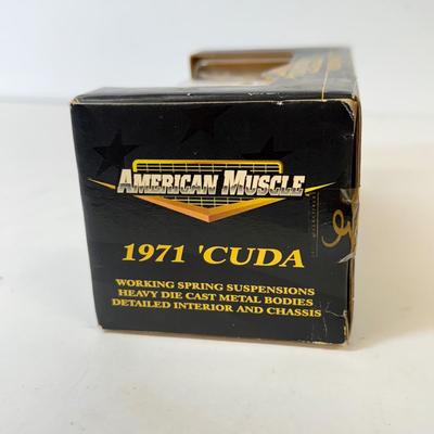 LOT 203: iCar Cadillac Escalade, Ertl American Muscle 1971 Cuba & More